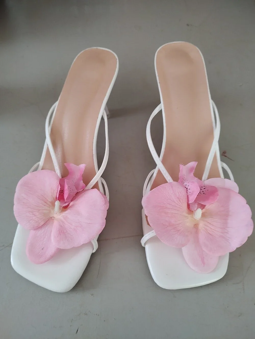 White Strappy 3D Pink Tropical Orchid Flower Kitten Heel Slip On 7